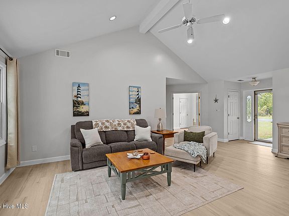 3rd image of 121 Guthrie Drive