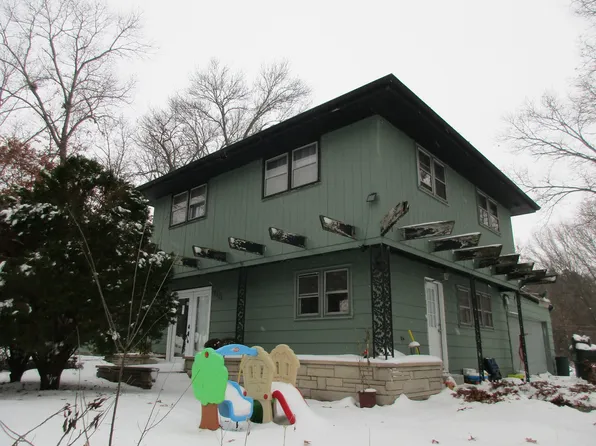 1401 Oakleaf Dr, Saint Anne, IL 60964