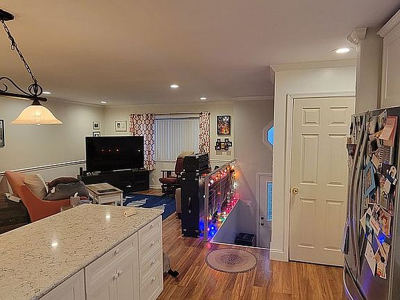 4th image of 56 Connie Ave