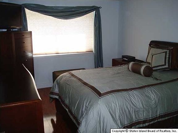 4th image of 7 Dreyer Ave