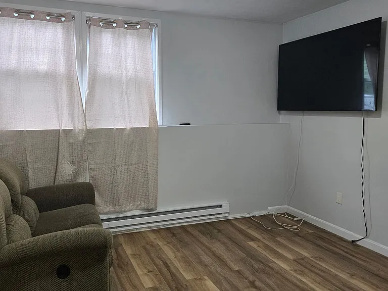 395 Purchase St — Photo 3