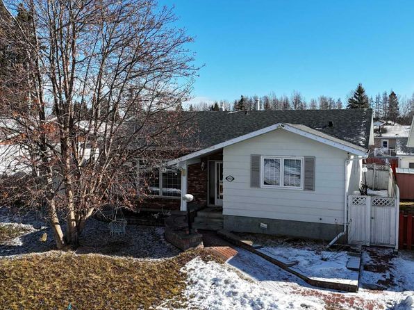 1421 53rd St, Edson, AB T7E 1H5
