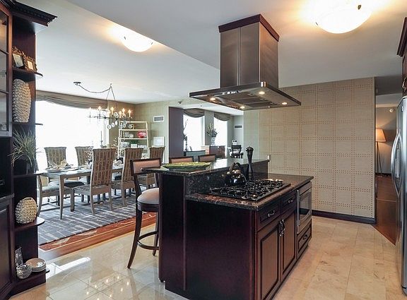 5th image of 33 W Ontario St APT 51E