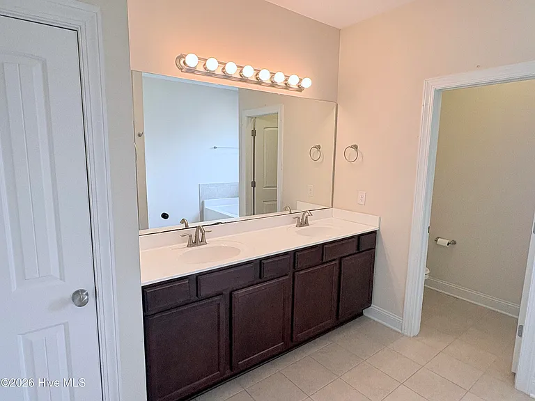 311 Aquamarine Cir — Photo 33