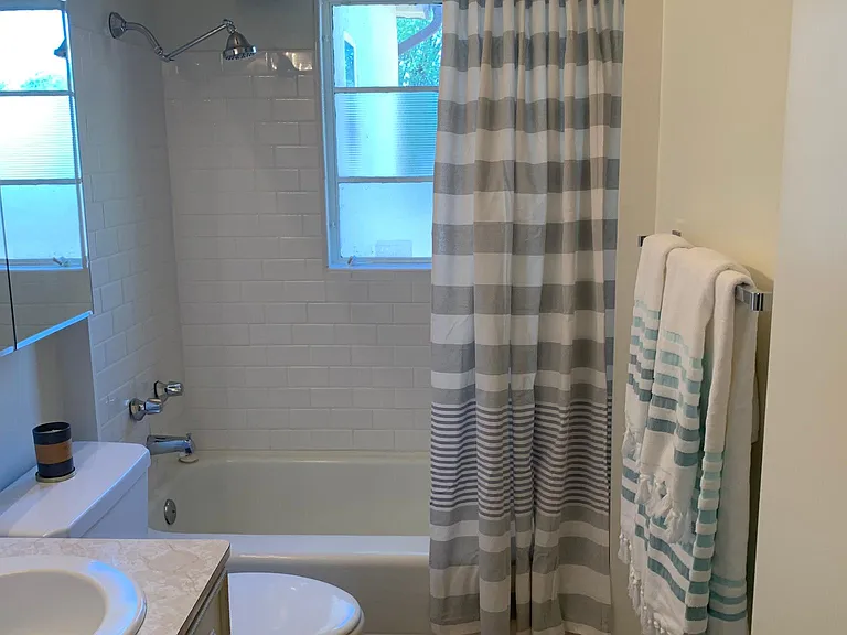 1226 E Mitchell St — Photo 10