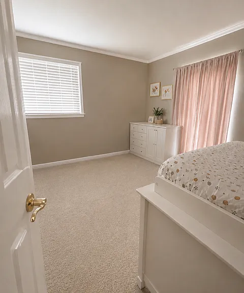 15133 Dickens Ave — Photo 11