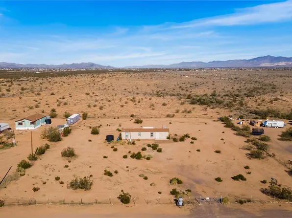 6345 W Willcox Dr, Golden Valley, AZ 86413