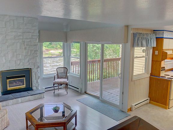 Living Room & Kitchen