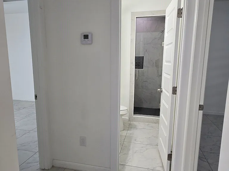 918 N Woodson Ave — Photo 12