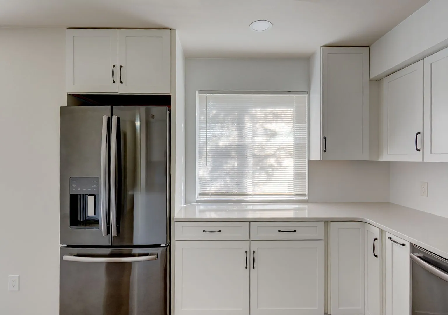 2 Bedroom, 2.5 Bath Condo in Madrona Heights — Photo 3