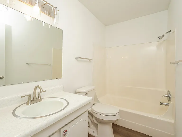 2205 Sunderland Rd #115D — Photo 9