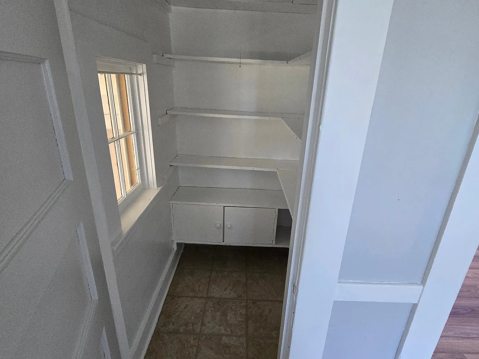326 Eleanor St — Photo 4