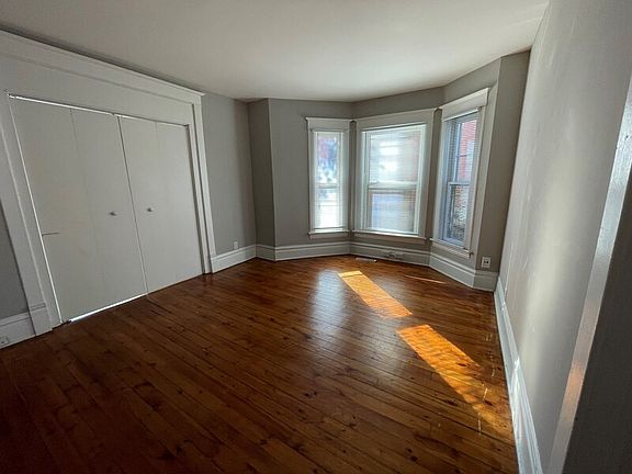 4th image of 210 S Throop St Unit 1