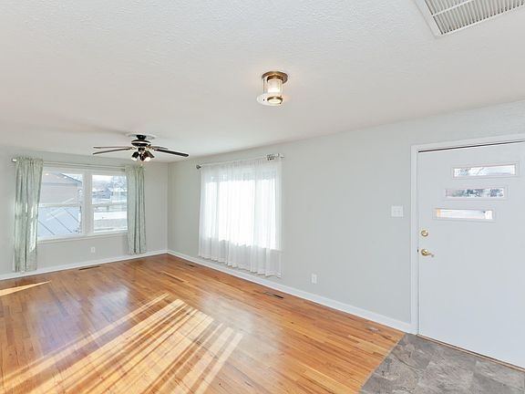 2nd image of 530 W Mesa Ave