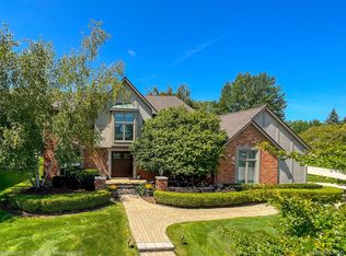 1835 Quincy Dr, Rochester Hills, MI 48306