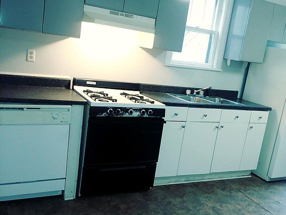 5th image of 609 E Hill St