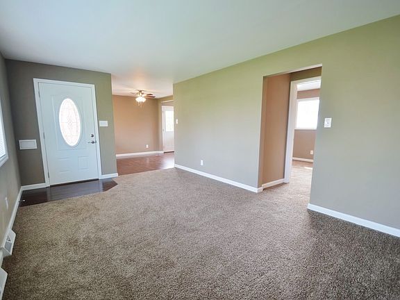 3rd image of 6255 Starvue Dr