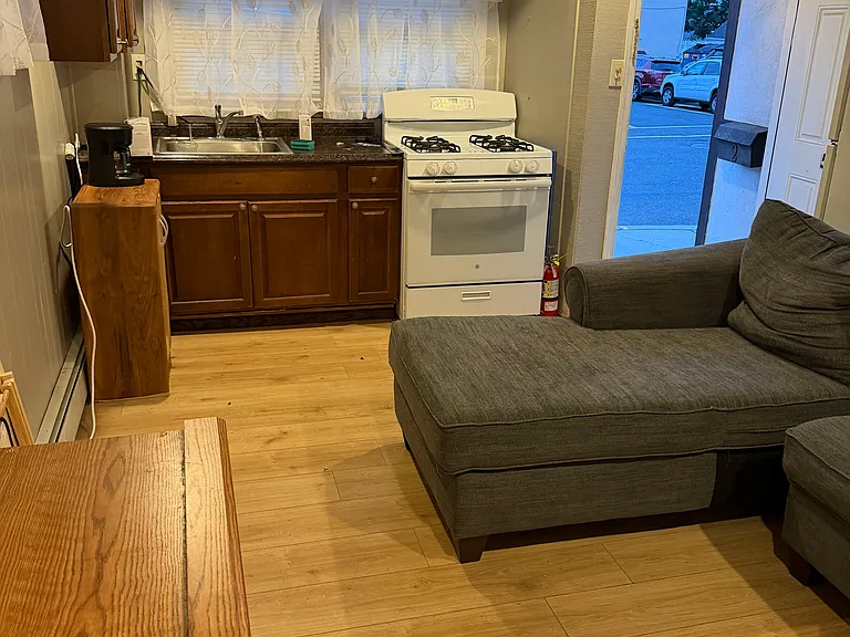 501 W Camplain Rd #1 — Photo 3