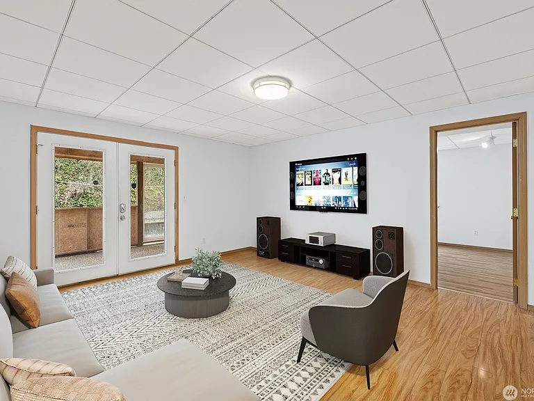 3001 S Charlestown St — Photo 21