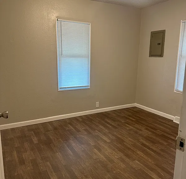 120 Lakeside Ave — Photo 5