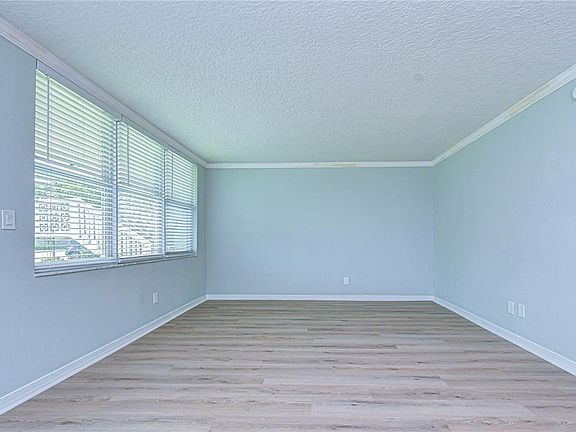 4th image of 4720 LOCUST STREET NE #118
