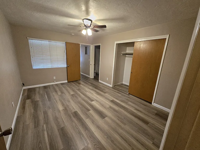1860 W Henderson Ave #A — Photo 11