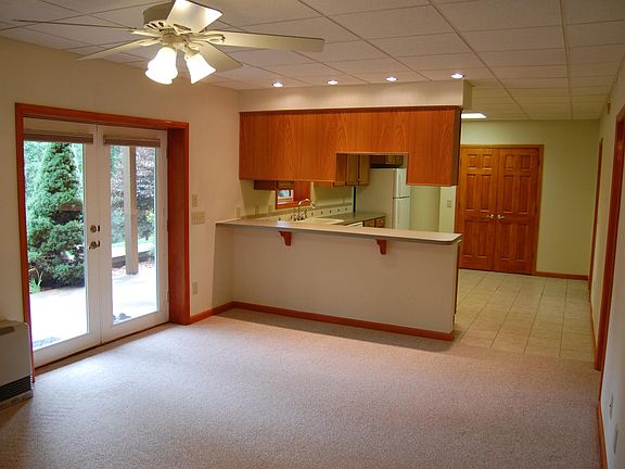 5th image of 373 Cranberry Ln #1