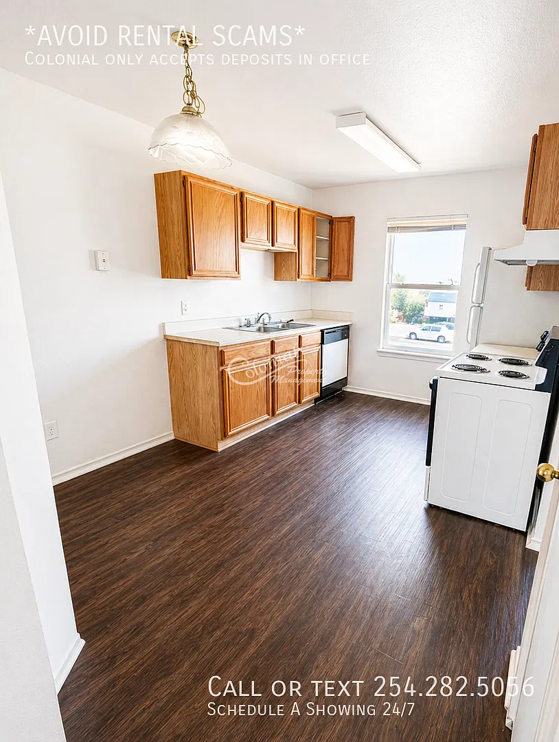 1501 Benttree Dr — Photo 4
