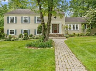 16 Fox Chase Ln, Morristown, NJ 07960