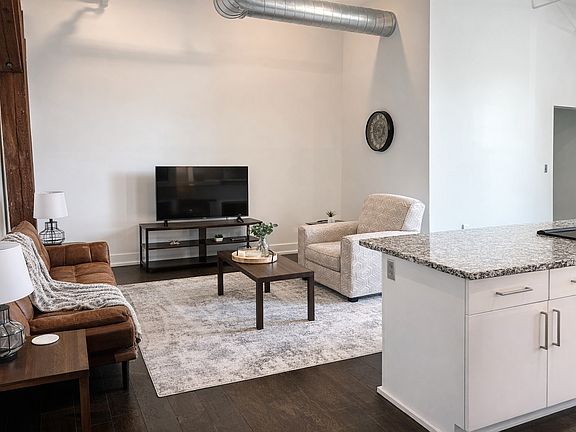 4th image of 1620 3rd Ave N #203