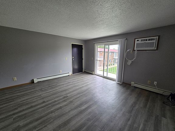 3rd image of 101 16th Ave NW #26