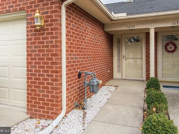 3rd image of 1634 Langley Dr