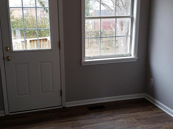 3rd image of 246 Probus Dr