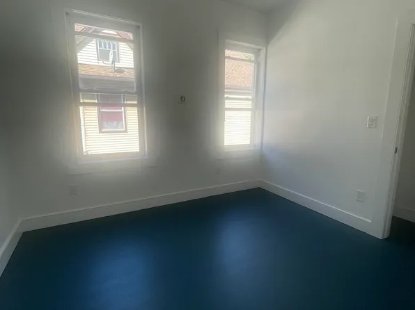 18 Warner Avenue image 9 of 15