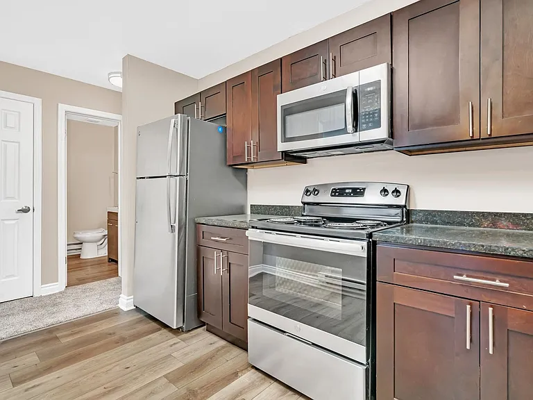 Iron Gate Apartments — Photo 35