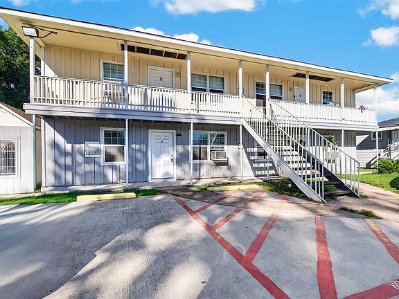 3rd image of 3501 Brewster St #1