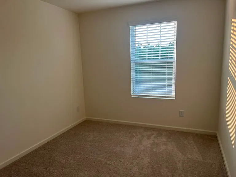 2213 Glen Crossing Dr — Photo 24