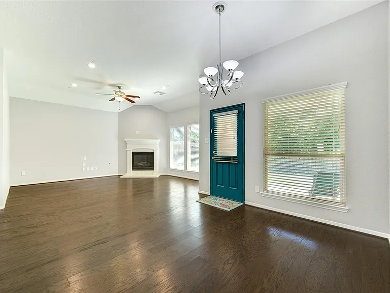 9802 Massanutten Ln — Photo 20