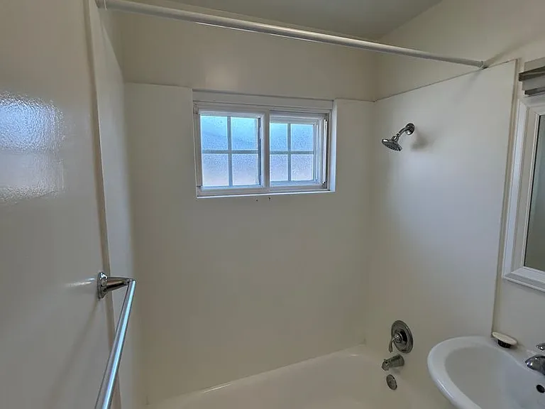 Bankers Hill One Bedroom — Photo 6