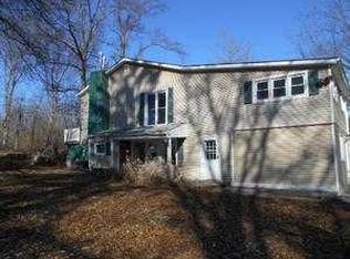 49 Bates Gates Rd, New Hampton, NY 10958