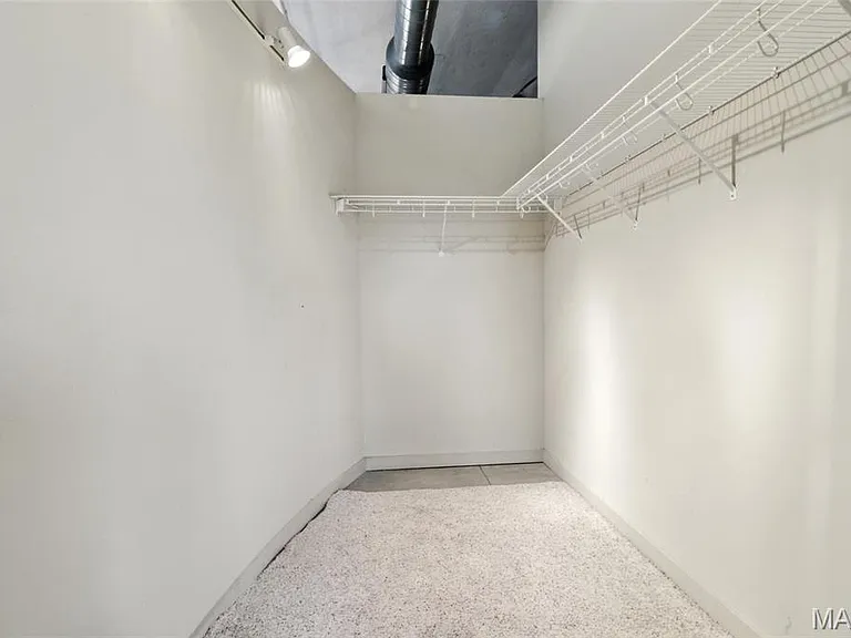 1627 Locust St #202 — Photo 25