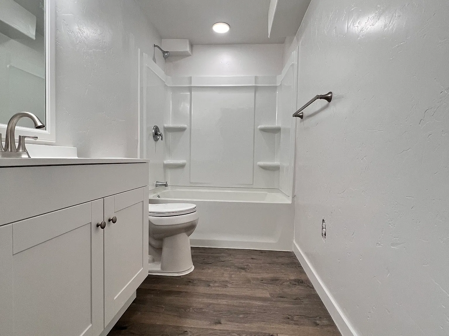 1 bed, $1,300 — Photo 3