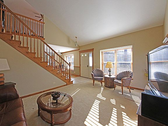 3rd image of 216 Woodboro Dr #221
