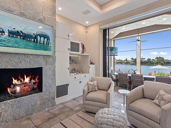 5th image of 130 Hollyhock Ct
