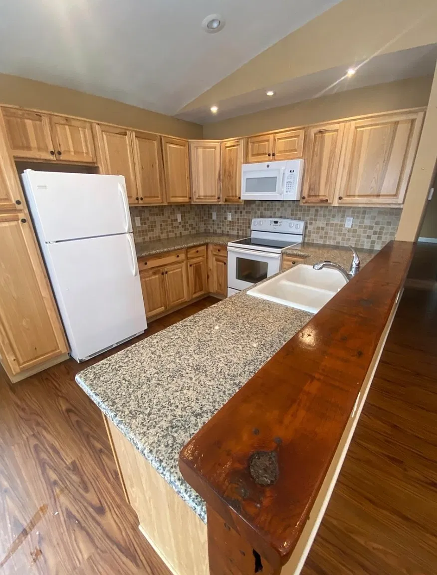 2 bed, 1019 sqft, $2,600 — Photo 4