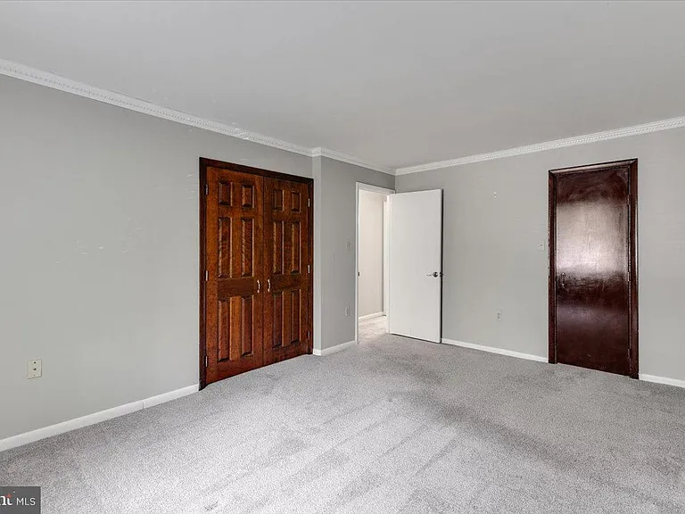 2844 Dover Ln #304 — Photo 11