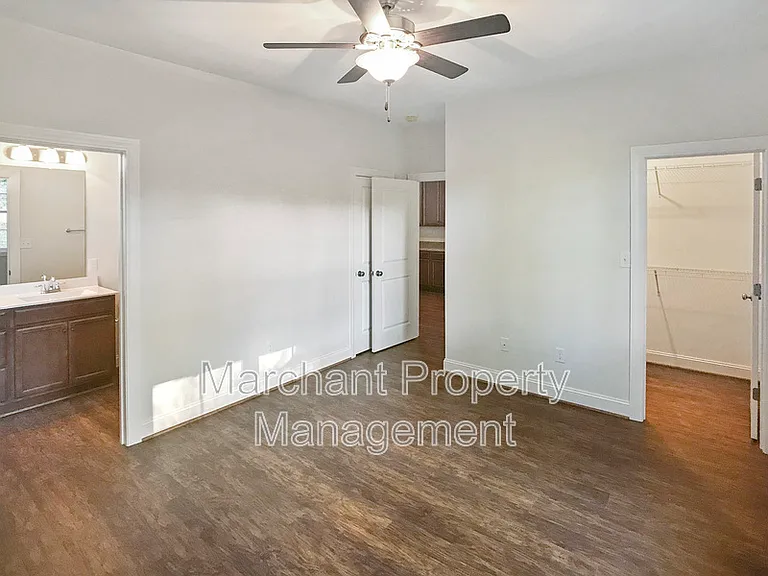 180 Floyd St — Photo 12