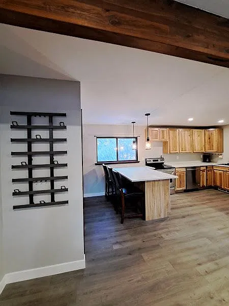 851 Wolverine Ln — Photo 2