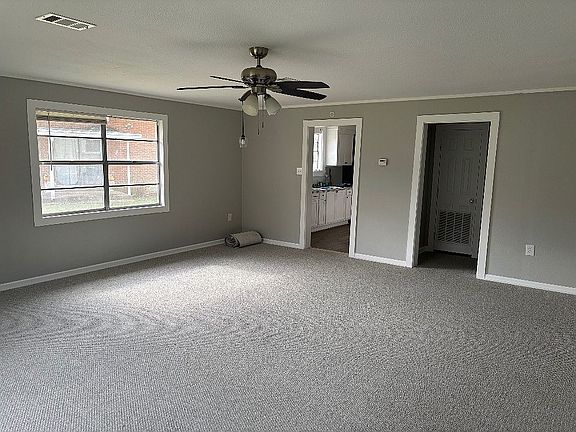 3rd image of 1111 N Main St