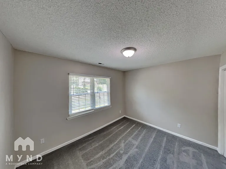 1929 Teddington Dr — Photo 17